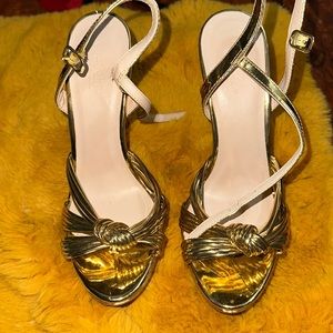 Never Worn Beautiful Gold Knots Heels size 7